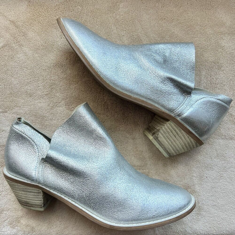 Kelsi Dagger Brooklyn Kenmare Silver Metallic Ankle Bootie‎ Western Women's 8.5